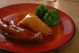 鲍汁扣花胶鹅掌