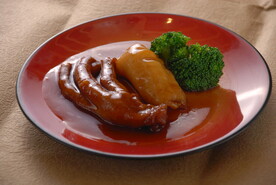 鲍汁花胶扣鹅掌