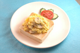 蘑菇鸡蛋厚多士