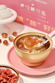 燕窝桃胶羹