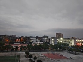 学校傍晚