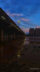 湖水  