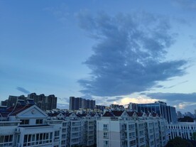 夏日天空小区楼顶