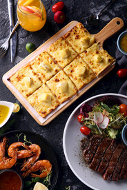 西餐牛扒芝士饼