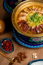 东北白肉炖血肠