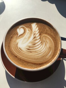 卡布奇诺拉花咖啡