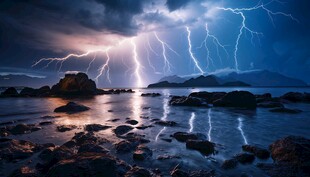 闪电雷电灾难现场素材图片