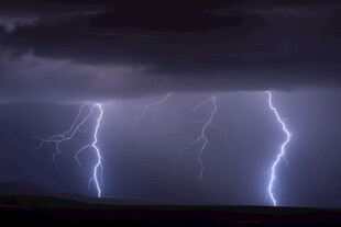 闪电雷电灾难现场素材图片