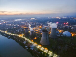 火力发电站燃煤发电厂冷却塔图片