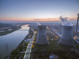 火力发电站燃煤发电厂冷却塔图片