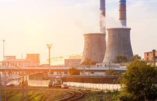 火力发电站燃煤发电厂冷却塔图片