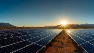 太阳能发电站硅板发电清洁能源