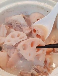 莲藕排骨汤 
