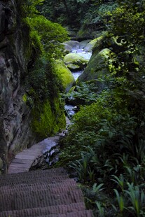 天台山石梯