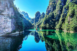 张家界宝峰湖