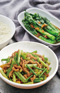 蒜苔炒肉