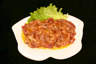 烤调味牛舌