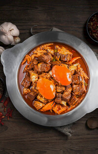牛腩肉蟹煲