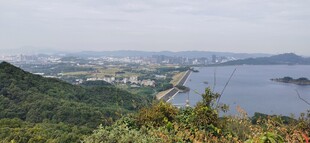 凤凰远足径风光