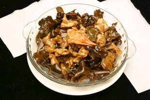 鹿肉炒木耳 