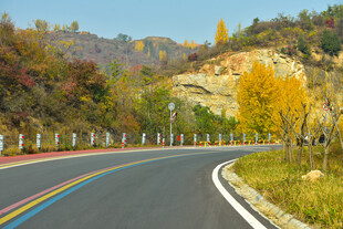 山里彩虹路