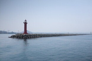海岸码头灯塔
