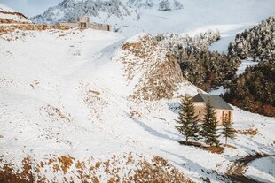 漫山白雪