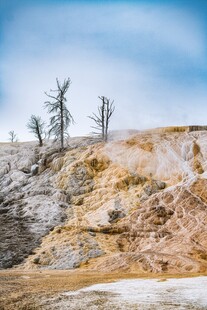 秋季贫瘠山壑