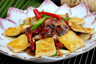腊肉烧豆腐