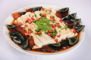 凉拌皮蛋豆腐