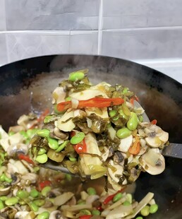 毛豆炒冬笋