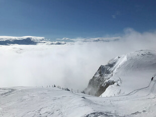 雪山山顶
