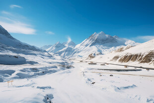 冰雪中的壮丽山景