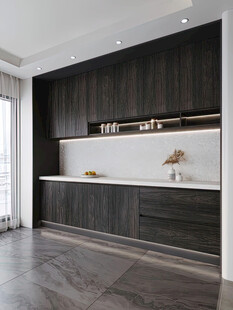 围合高级感装修木作厨房餐边柜子