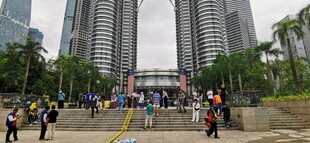 吉隆坡双子塔脚下