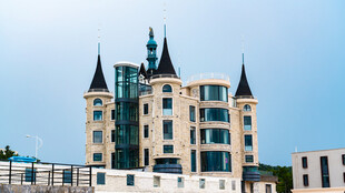 威海海湾四季城堡后侧面