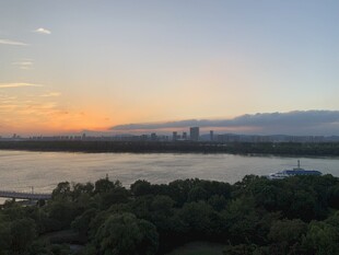 江滨风景