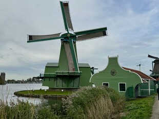 荷兰旅游胜地风车村