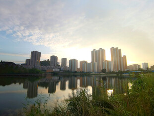 城市夕阳