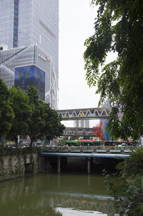 城市河水