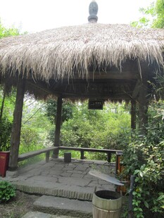 茅草亭子