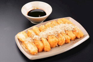 美味红糖糍粑配蘸料