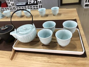 青瓷茶具