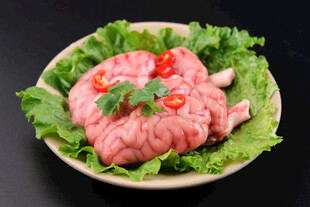 新鲜生猪脑 生菜相伴