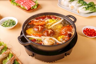 美味火锅热气腾腾的盛宴