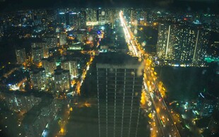 城市夜景俯瞰图