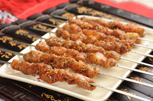 美味烤肉串诱人呈现