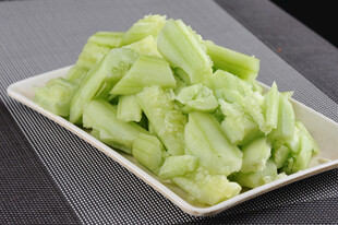 清爽凉拌黄瓜块