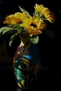 花瓶中的向日葵插花