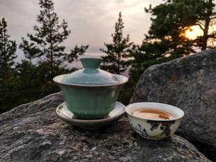 石上茶具